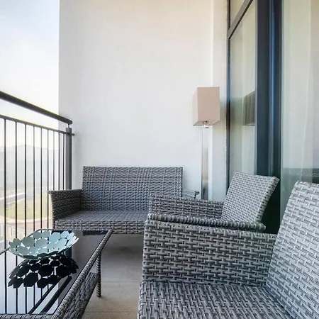 Cba Waterfront Apartment *